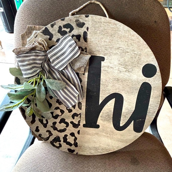 Rustic Welcome Sign with Leopard Print and Bow - Picture 1 of 1
